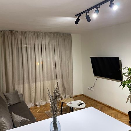 Cozy Apartment, In The Center Of Tirana Exteriör bild