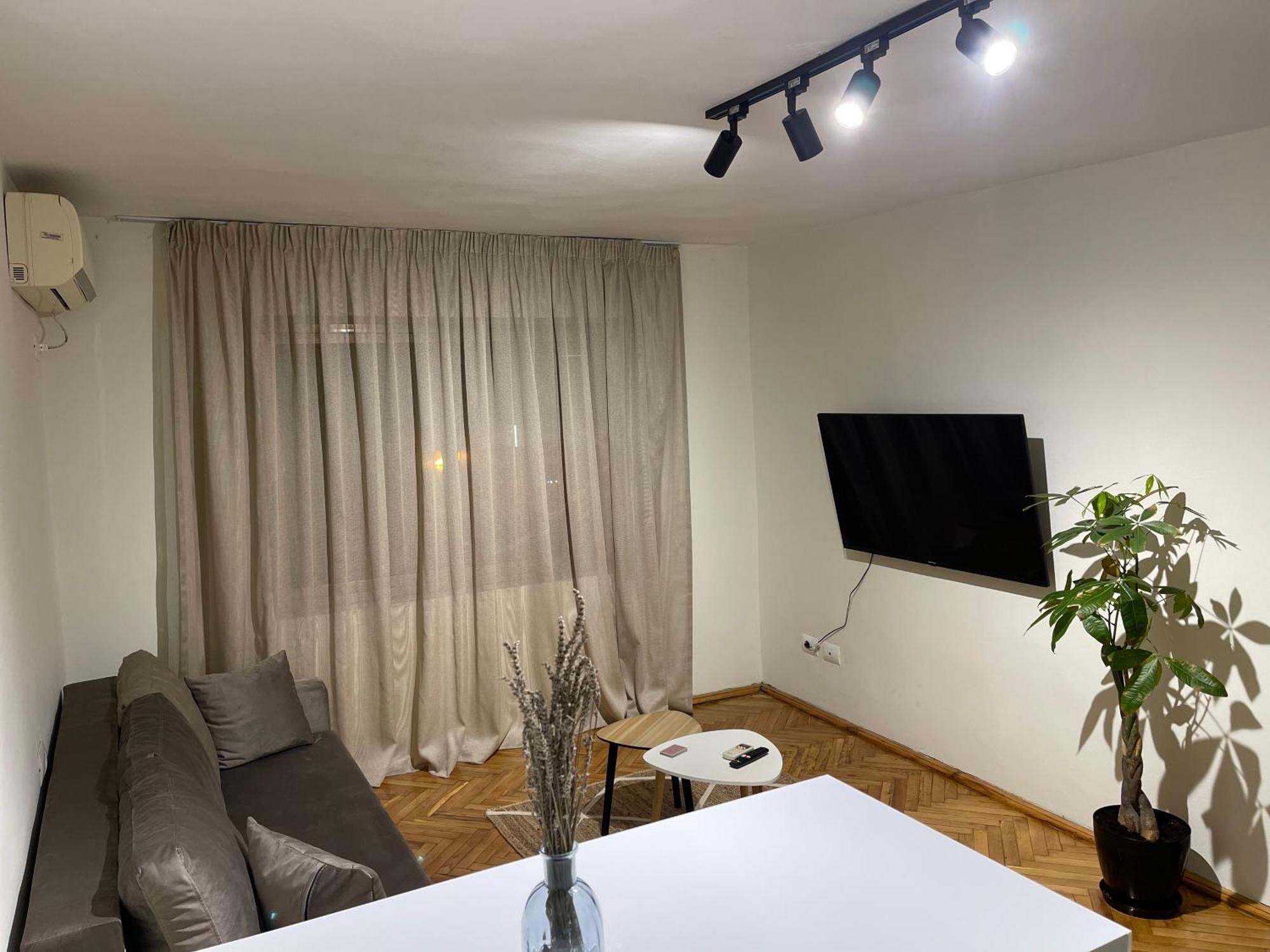 Cozy Apartment, In The Center Of Tirana Exteriör bild